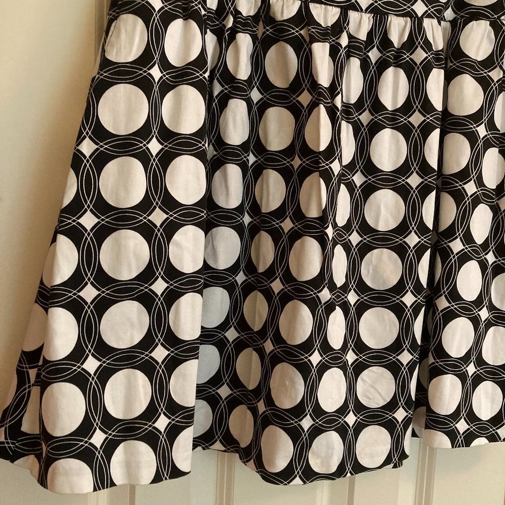Adorable Black & White Circle Print Skirt - Picture 3 of 5